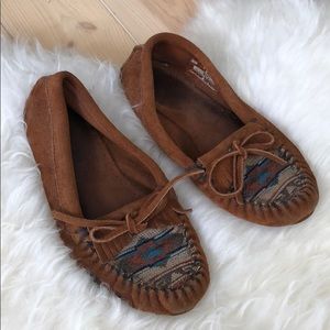 Minnetonka Shoes 8